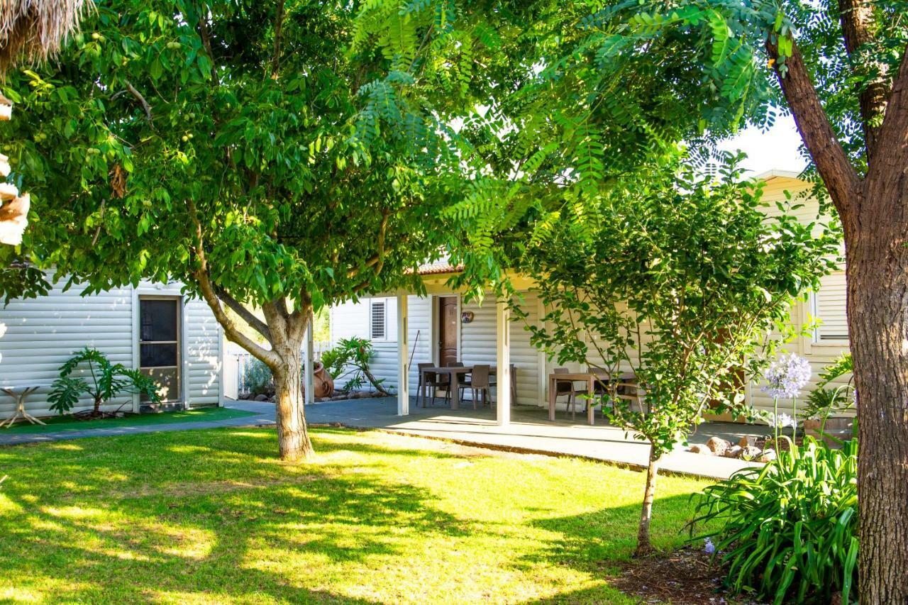 Etzel Tami Hospitality Hotell Neot Golan Exteriör bild
